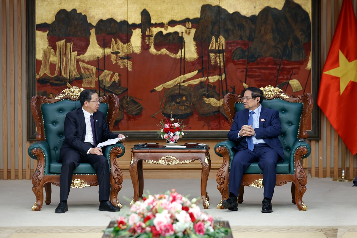 PM proposes Huadian support green energy development projects in Vietnam